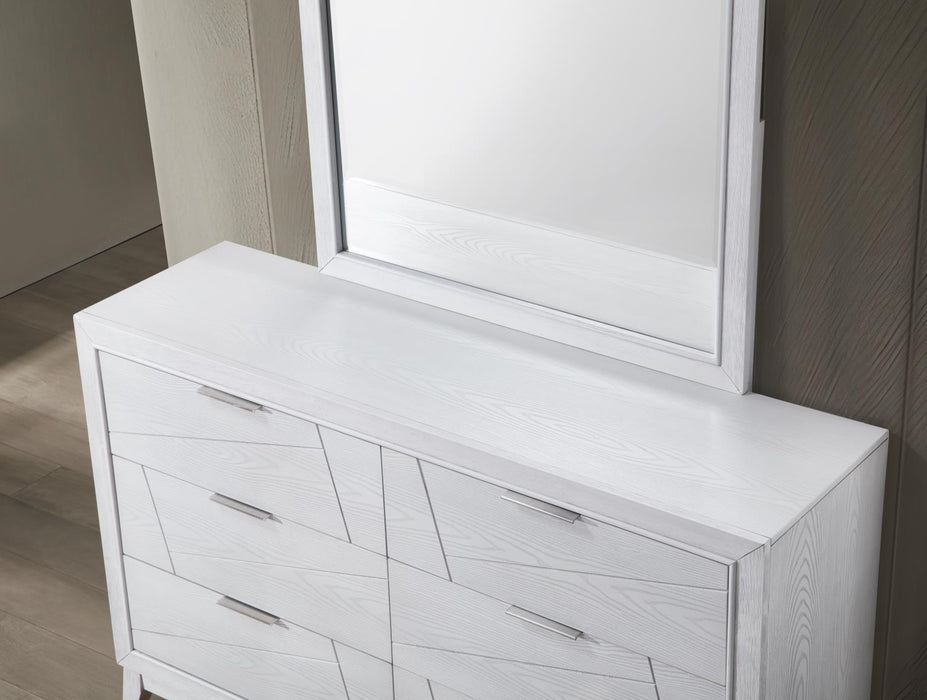 B242 - Dresser - Antique White
