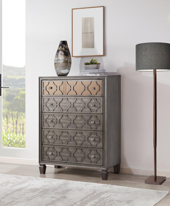 B086 - Chest - Gray