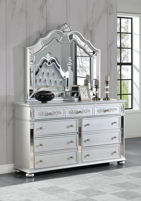 B052 - Mirror - Shimmer Silver
