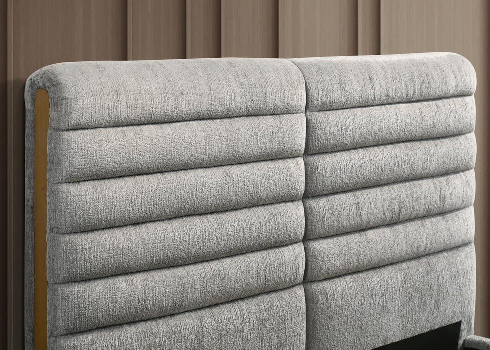 B570 - Bed