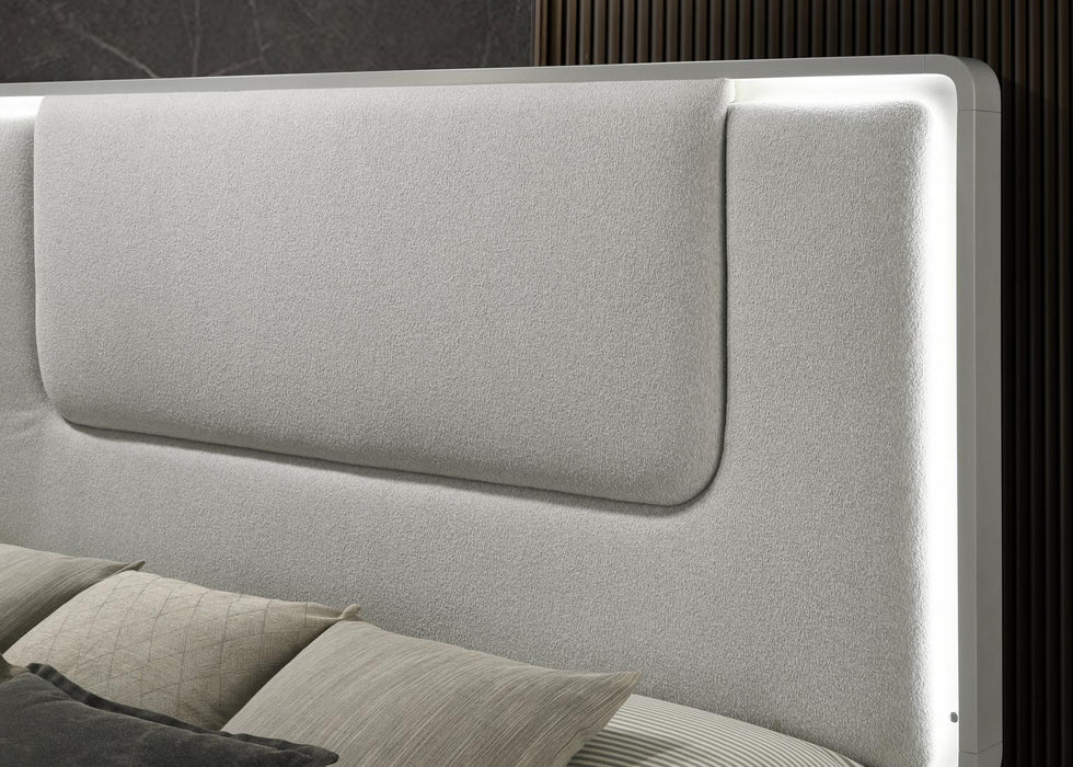 B023 - Bed