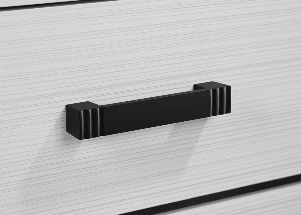 B388 - Chest - White