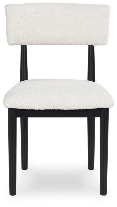 Xandrum Dining UPH Side Chair (2/CN)