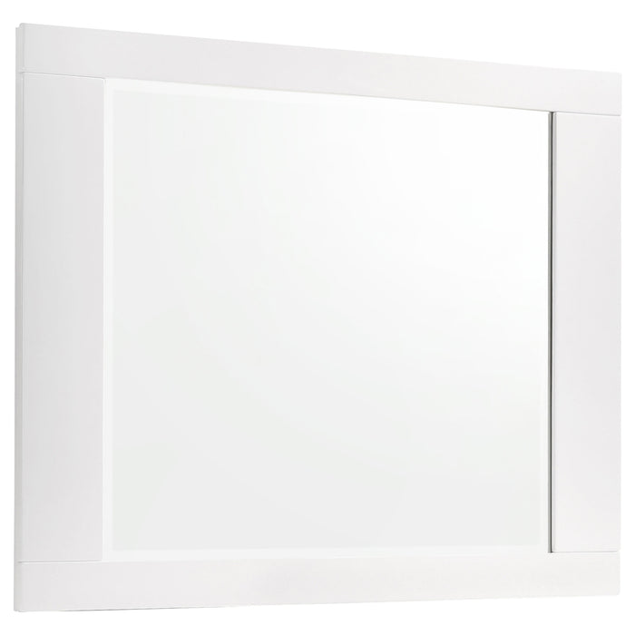 Felicity 4-piece California King Platform Bedroom Set White