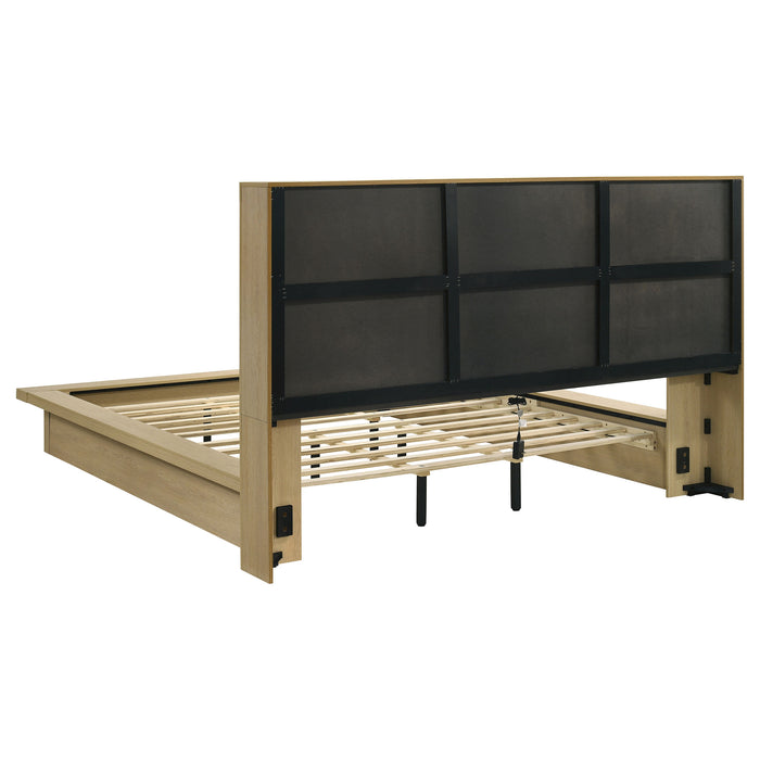 Hendricks 4-piece Eastern King Bedroom Set Light Oak