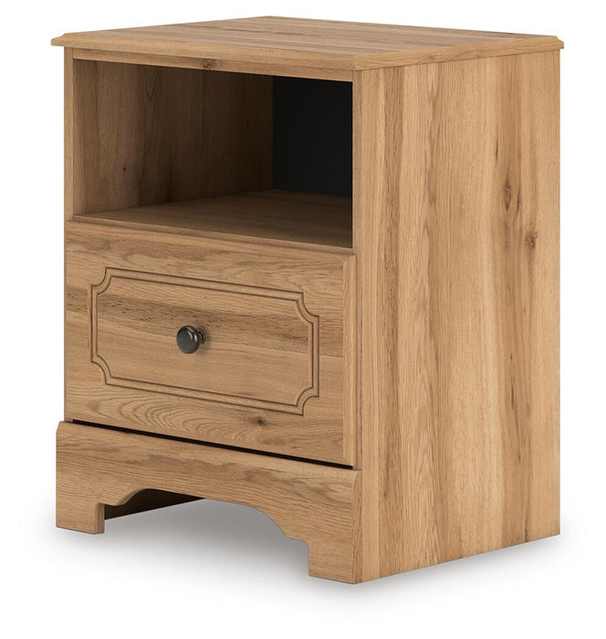 Aleaport King Panel Bed with Mirrored Dresser and Nightstand