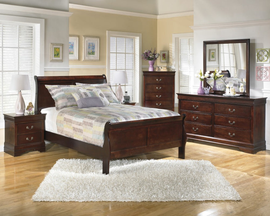 Alisdair 7 Pc. Bedroom - (3 Pc. Queen Sleigh Bed, Dresser, Mirror, Chest & Nightstand)